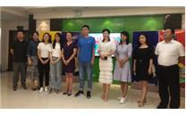直播带货掀热潮 助农惠企促发展