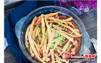 它是食用菌中的“金枝玉叶”，和西红柿简单一炒，没有人不爱吃！